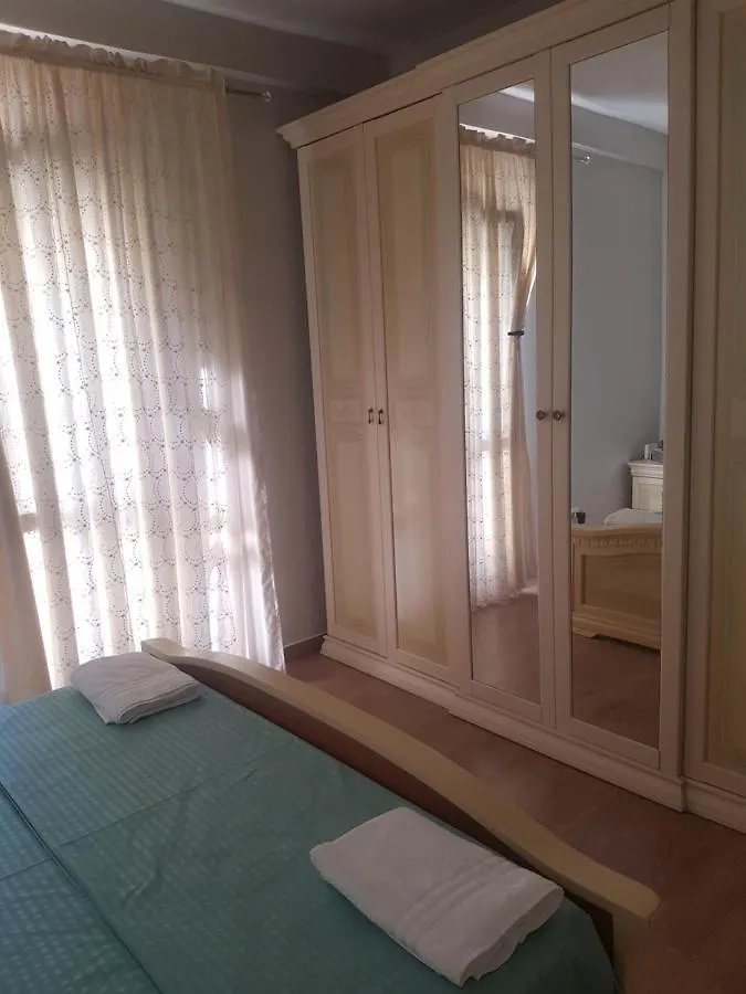 Tirana Central Apartment 0*,  알바니아